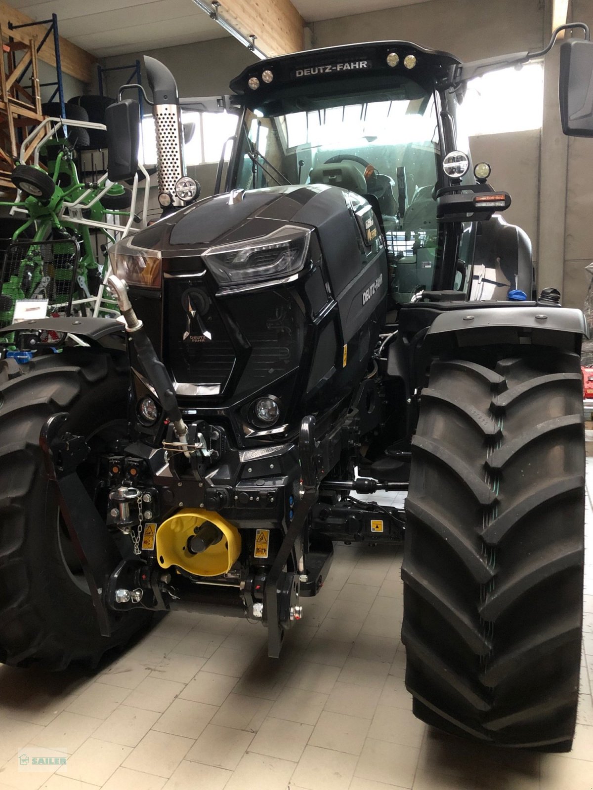 Traktor des Typs Deutz-Fahr 6180 TTV, Neumaschine in Landsberg (Bild 3)