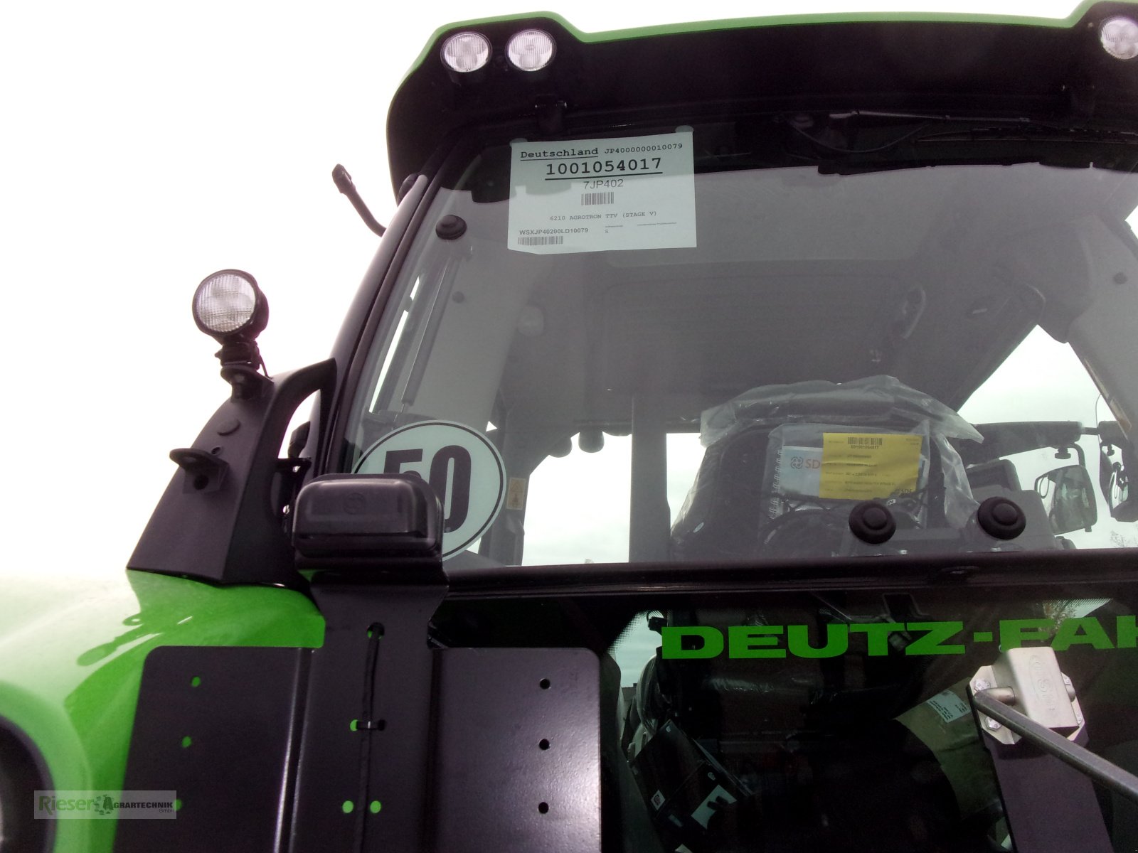Traktor des Typs Deutz-Fahr 6210 TTV, 48000,00 + 19 % MwSt Anzahlung, Rest in 24 Monatsraten zu 0 %, Neumaschine in Nördlingen (Bild 4)