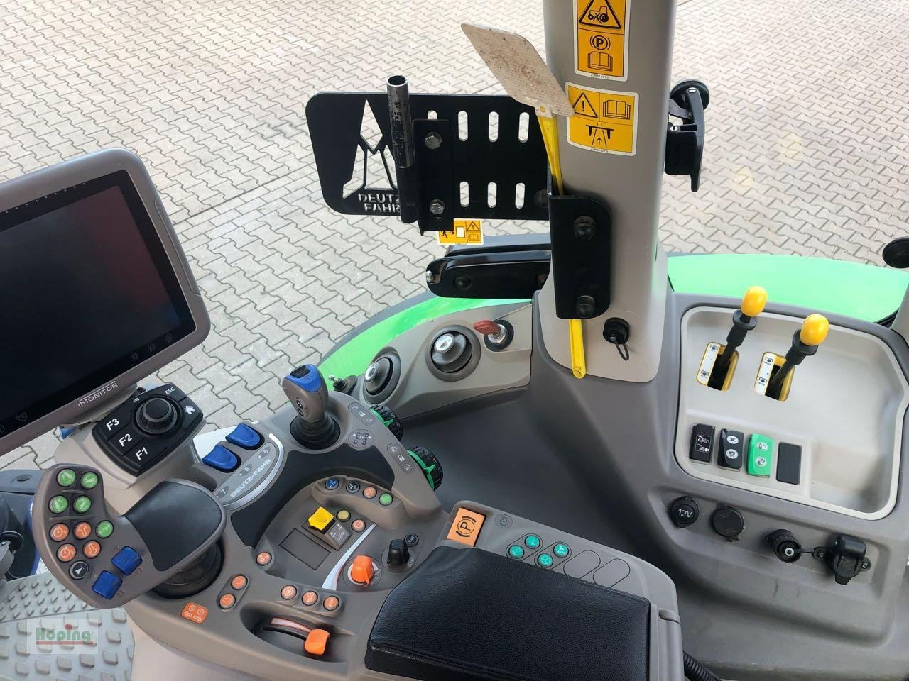 Traktor типа Deutz-Fahr 6215 Agrotron TTV, Gebrauchtmaschine в Bakum (Фотография 12)