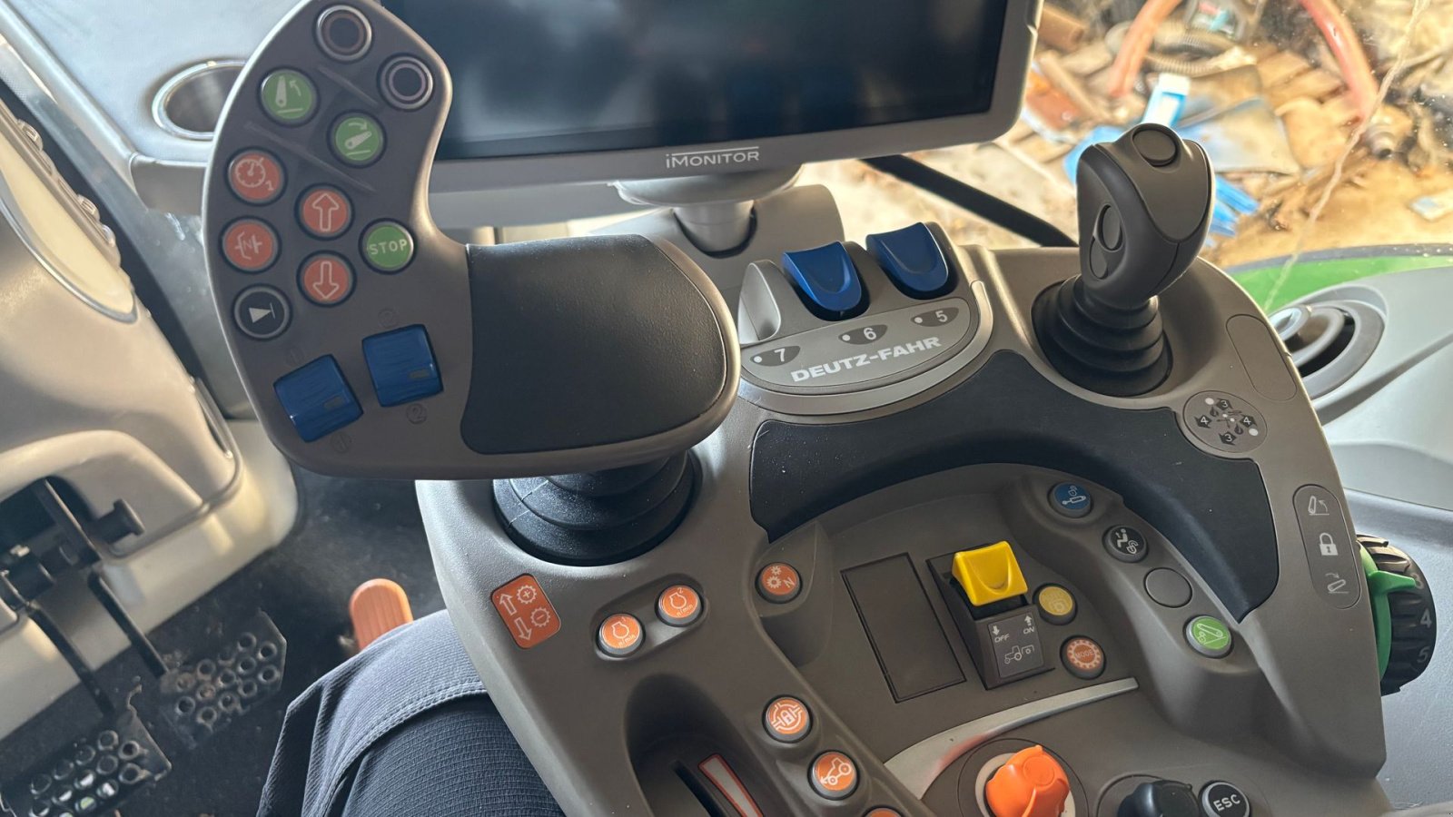 Traktor tipa Deutz-Fahr 6.215 RC Shift RC Shift, Gebrauchtmaschine u Glamsbjerg (Slika 10)