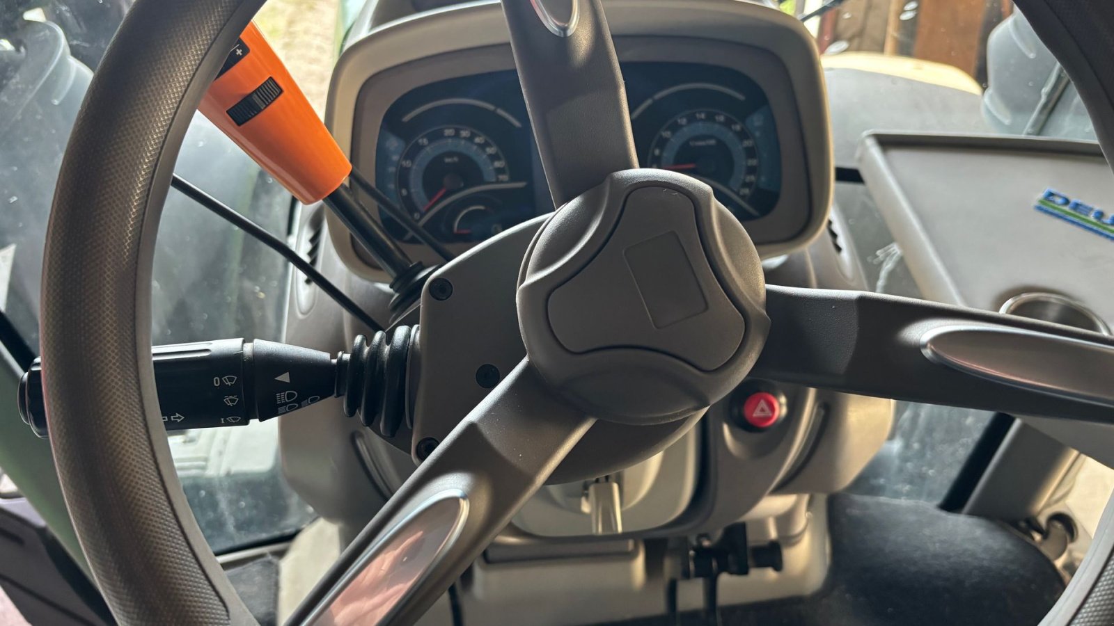 Traktor tipa Deutz-Fahr 6.215 RC Shift RC Shift, Gebrauchtmaschine u Glamsbjerg (Slika 11)