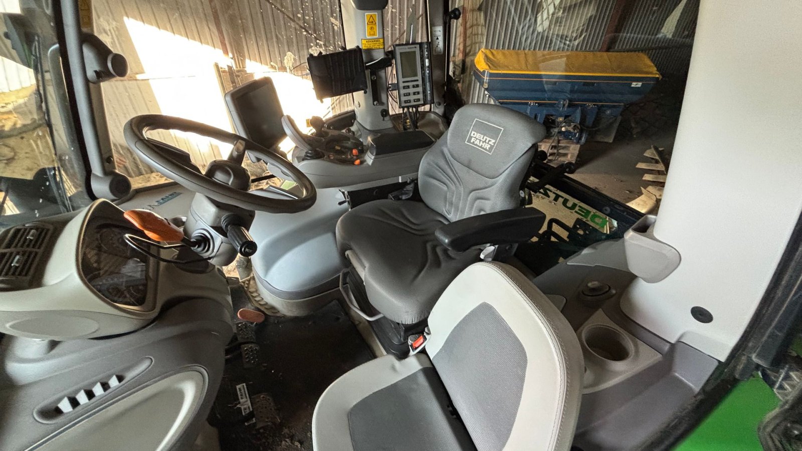 Traktor tipa Deutz-Fahr 6.215 RC Shift RC Shift, Gebrauchtmaschine u Glamsbjerg (Slika 8)