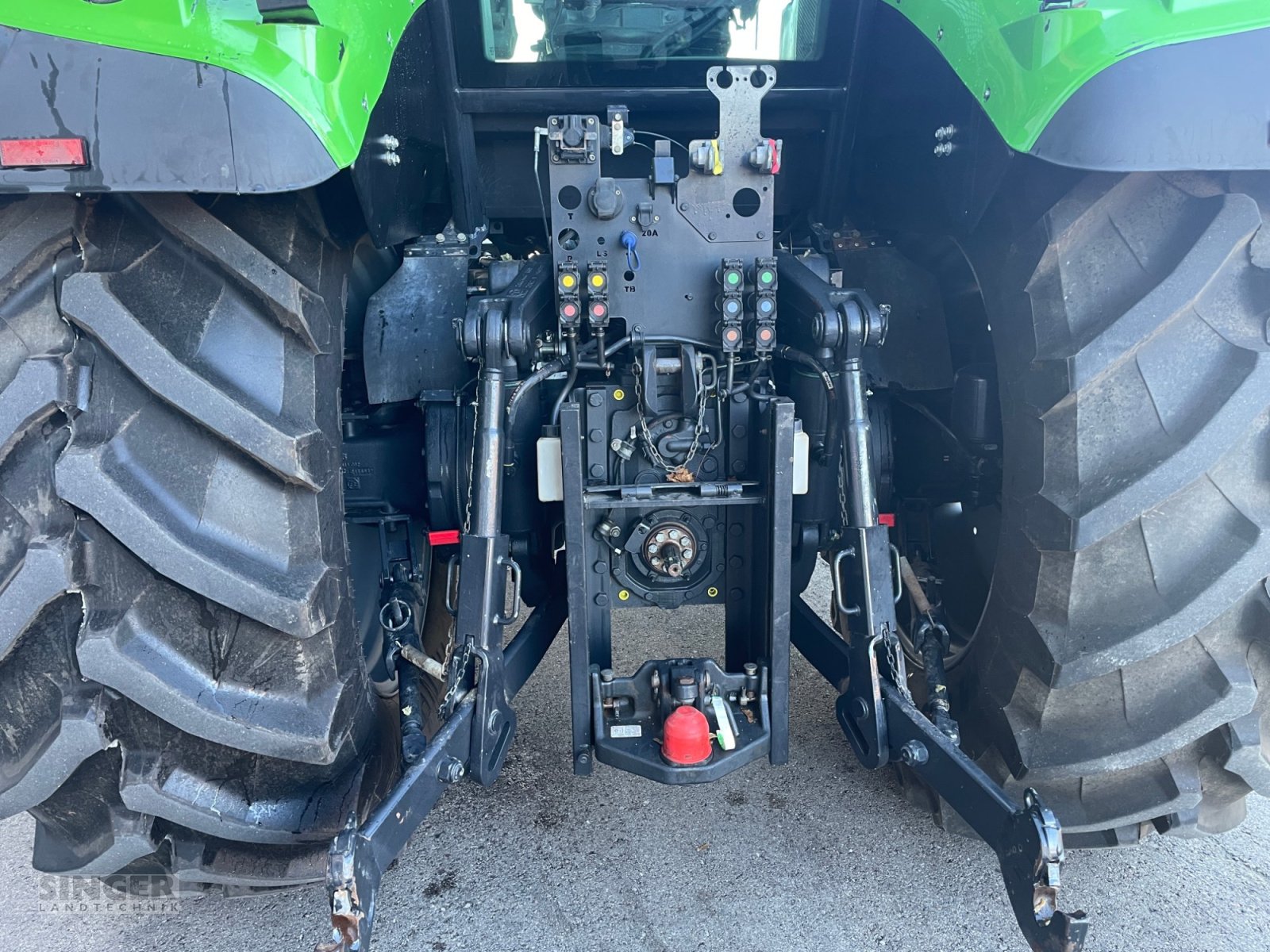 Traktor des Typs Deutz-Fahr 6215 TTV Agrotron *Neuer Motor*, Gebrauchtmaschine in Ebenhofen (Bild 7)