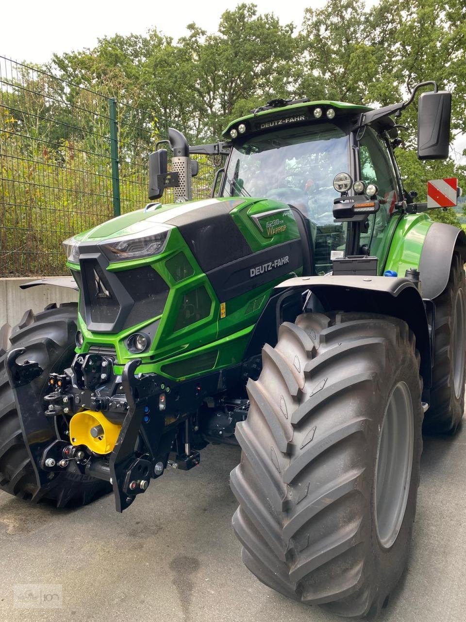 Traktor des Typs Deutz-Fahr 6230 Agrotron TTV, Neumaschine in Eslohe–Bremke (Bild 2)