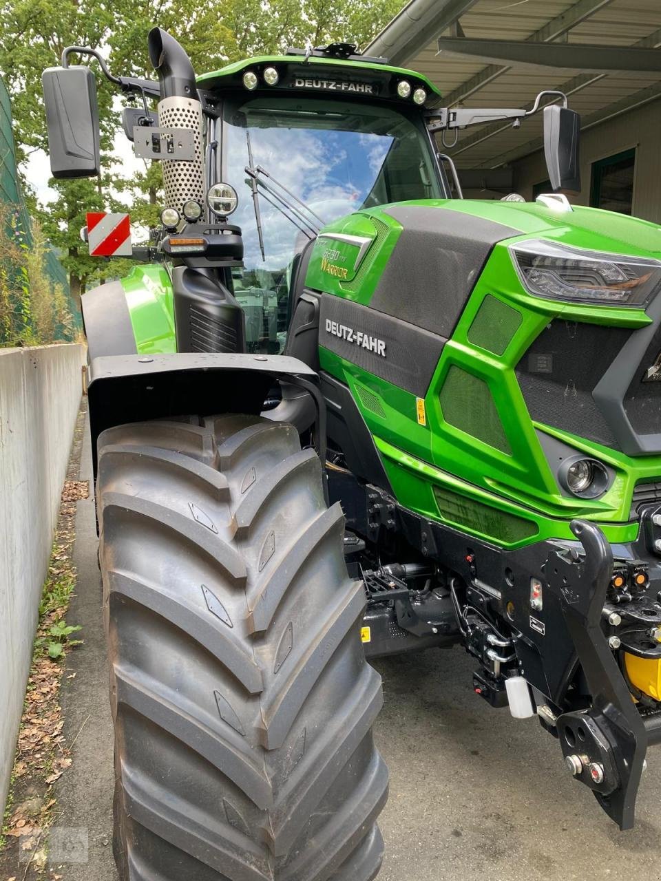 Traktor des Typs Deutz-Fahr 6230 Agrotron TTV, Neumaschine in Eslohe–Bremke (Bild 4)