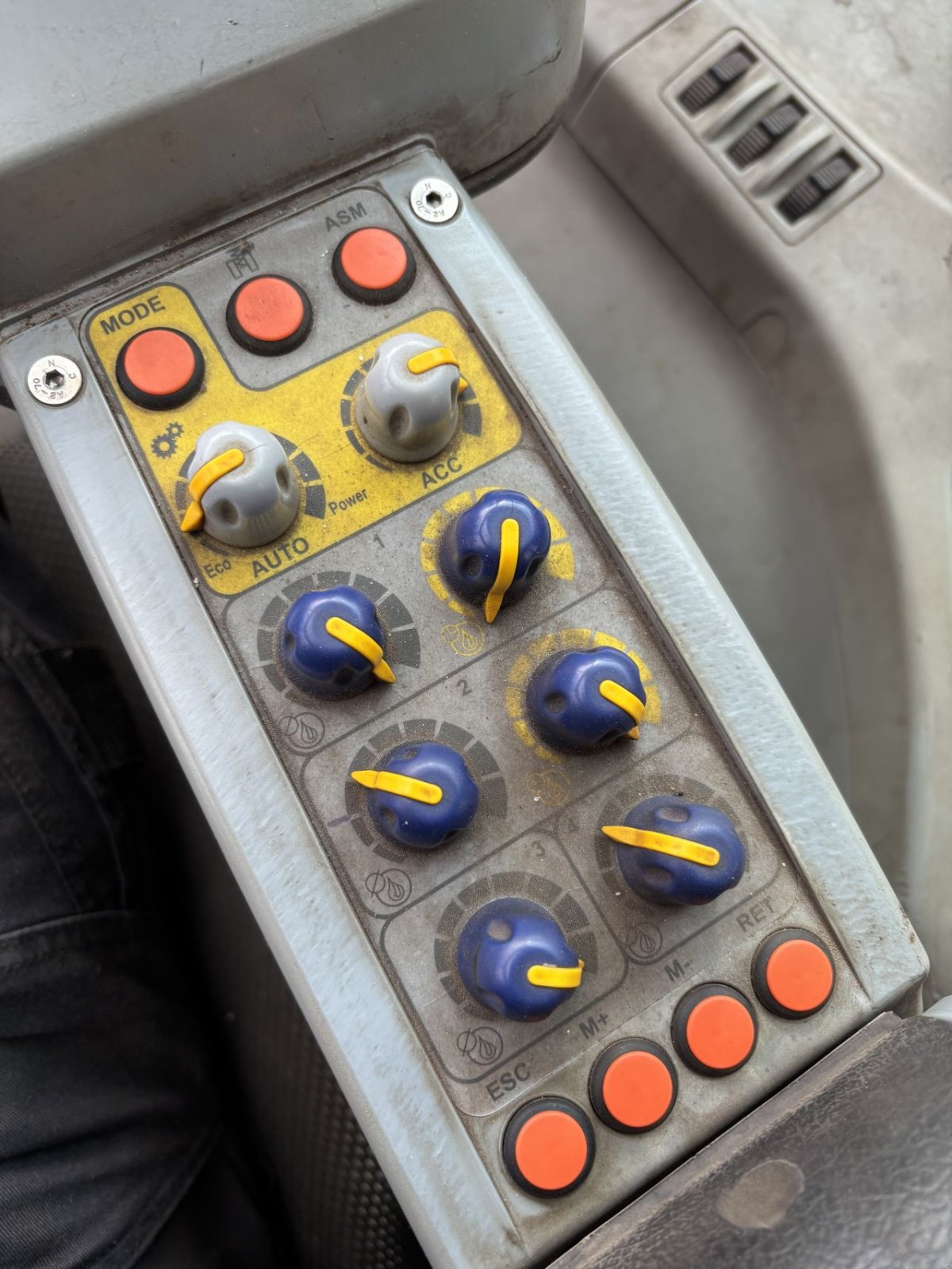 Traktor des Typs Deutz-Fahr 630, Gebrauchtmaschine in Eersel (Bild 10)