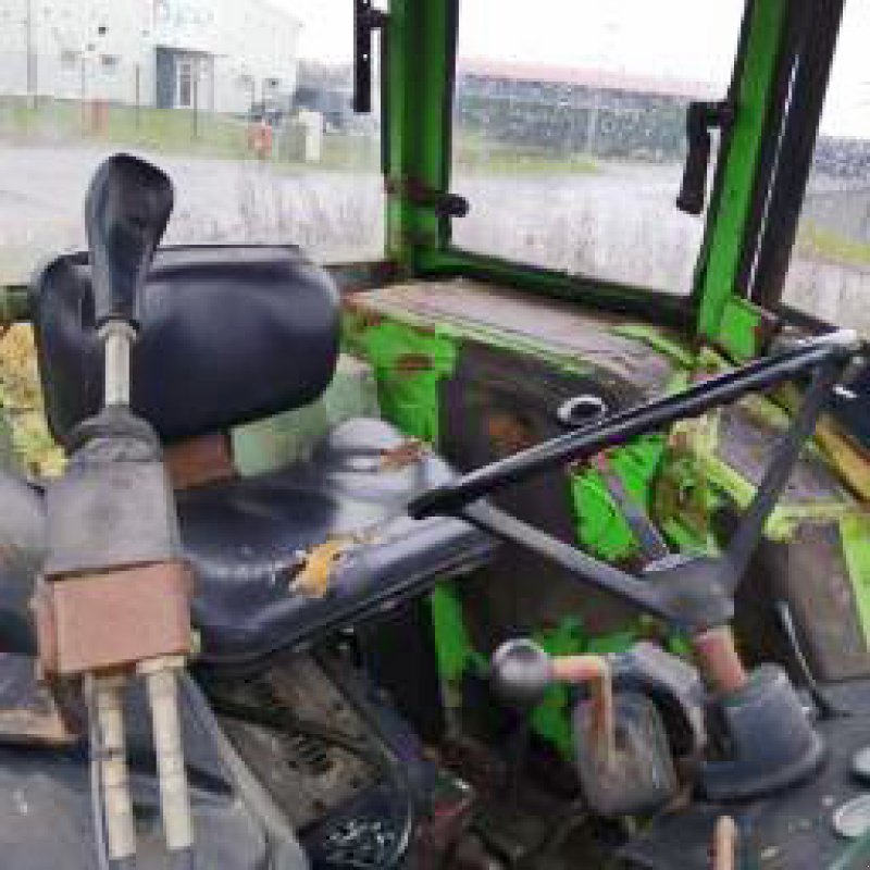 Traktor типа Deutz-Fahr 6806 Frontlader+Allrad, Gebrauchtmaschine в Mittelsdorf (Фотография 4)