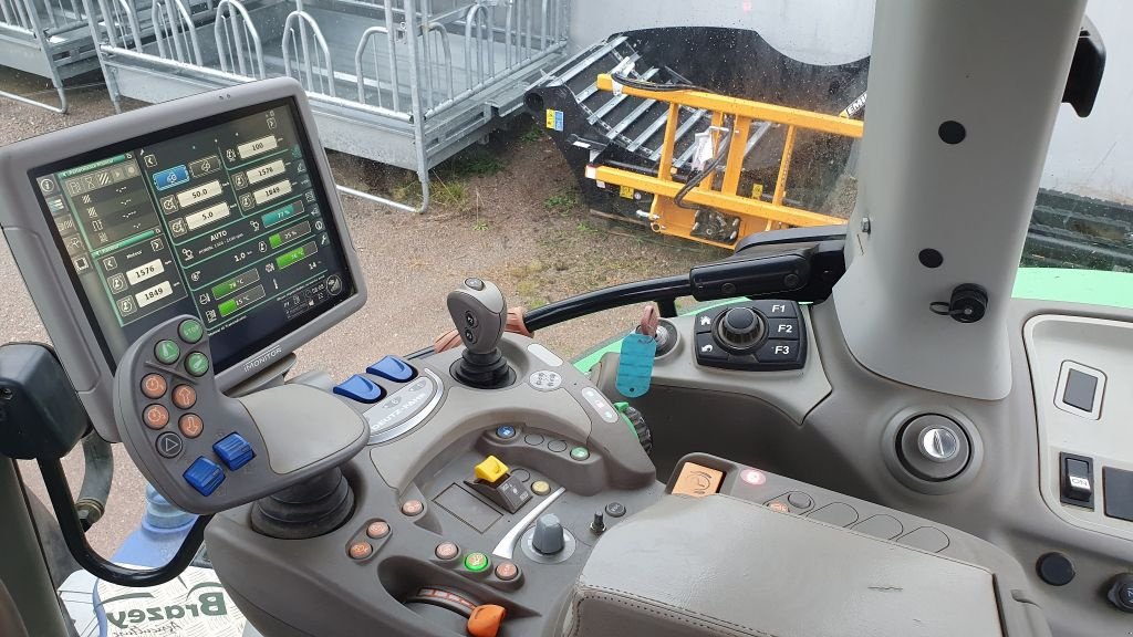 Traktor типа Deutz-Fahr 7230 TTV, Gebrauchtmaschine в CIVENS (Фотография 8)