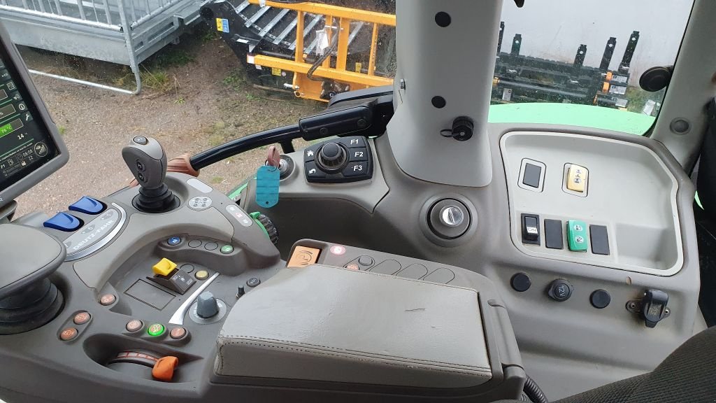 Traktor типа Deutz-Fahr 7230 TTV, Gebrauchtmaschine в CIVENS (Фотография 7)