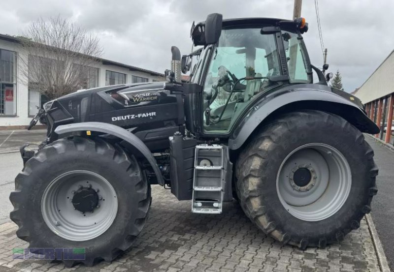 Traktor του τύπου Deutz-Fahr 7250 TTV Warrior "Schnäppchen - Bestellnachlass Jan-Feb. 26", Gebrauchtmaschine σε Buchdorf (Φωτογραφία 1)
