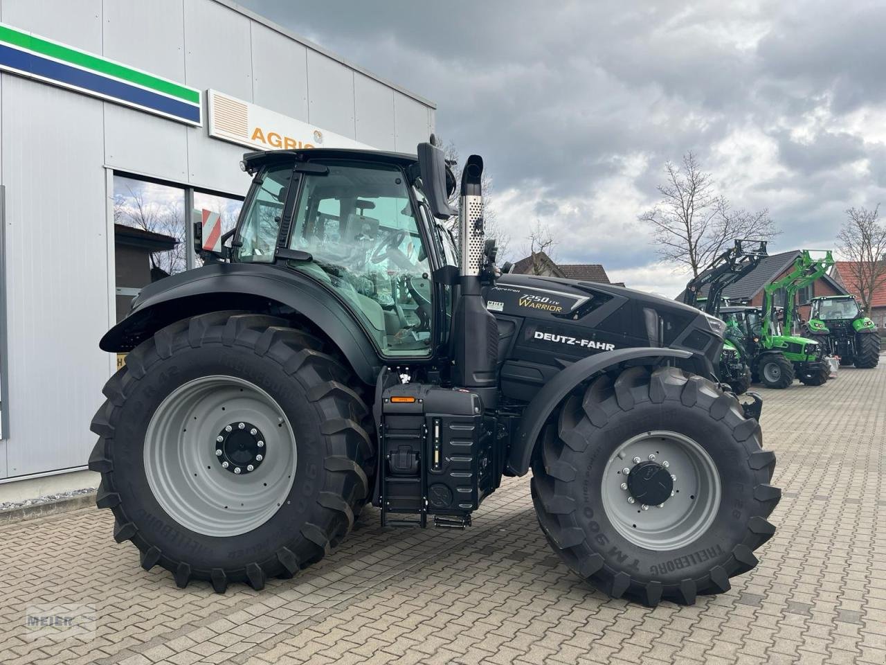 Traktor des Typs Deutz-Fahr 7250 TTV Warrior, Neumaschine in Delbrück (Bild 3)