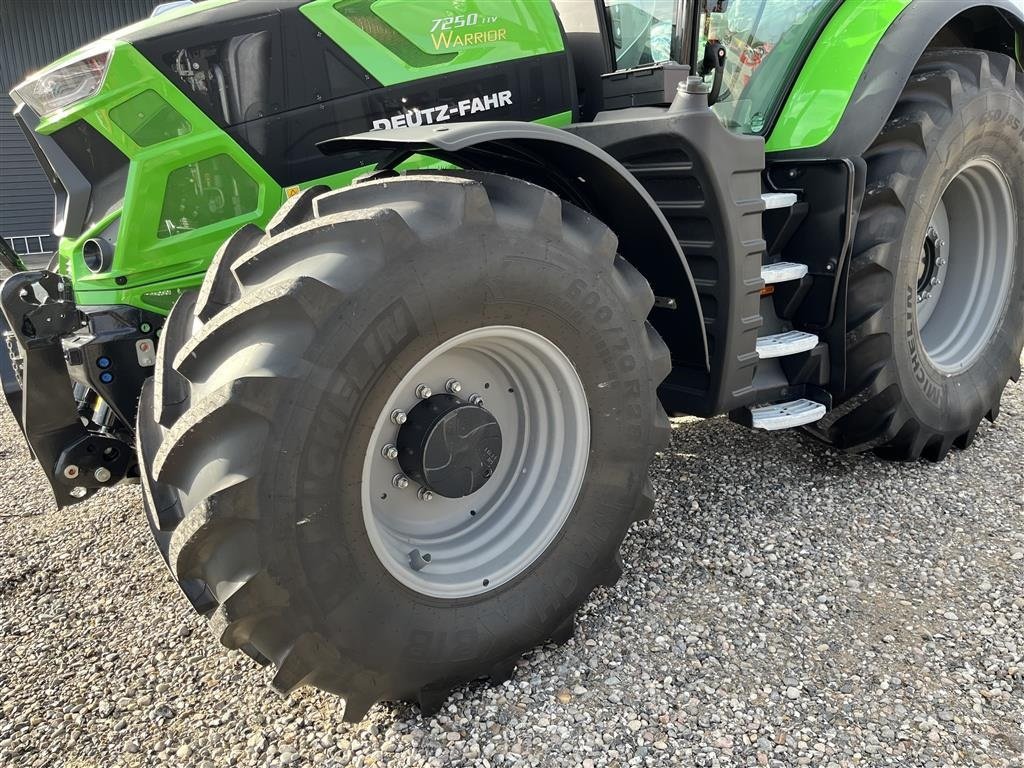Traktor типа Deutz-Fahr 7250 TTV Warrior, Gebrauchtmaschine в Løgstør (Фотография 14)
