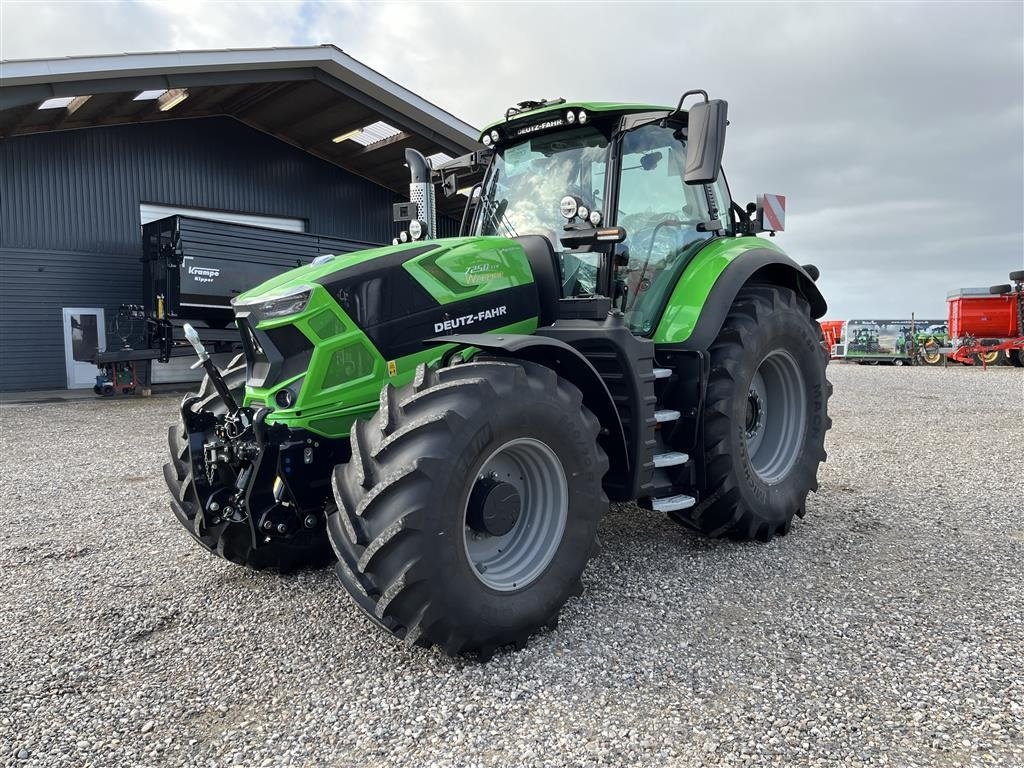 Traktor типа Deutz-Fahr 7250 TTV Warrior, Gebrauchtmaschine в Løgstør (Фотография 1)