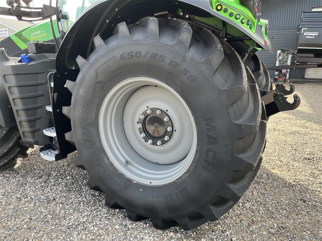 Traktor типа Deutz-Fahr 7250 TTV Warrior, Gebrauchtmaschine в Løgstør (Фотография 12)