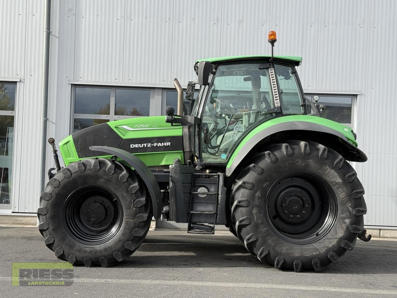 Traktor typu Deutz-Fahr 7250 TTV, Gebrauchtmaschine w Homberg/Ohm - Maulbach (Zdjęcie 10)