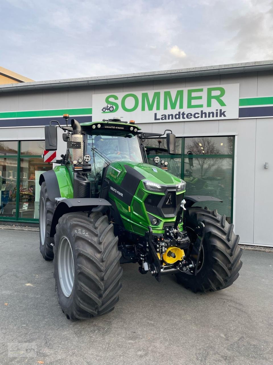 Traktor des Typs Deutz-Fahr 7250 TTV, Neumaschine in Eslohe–Bremke (Bild 2)