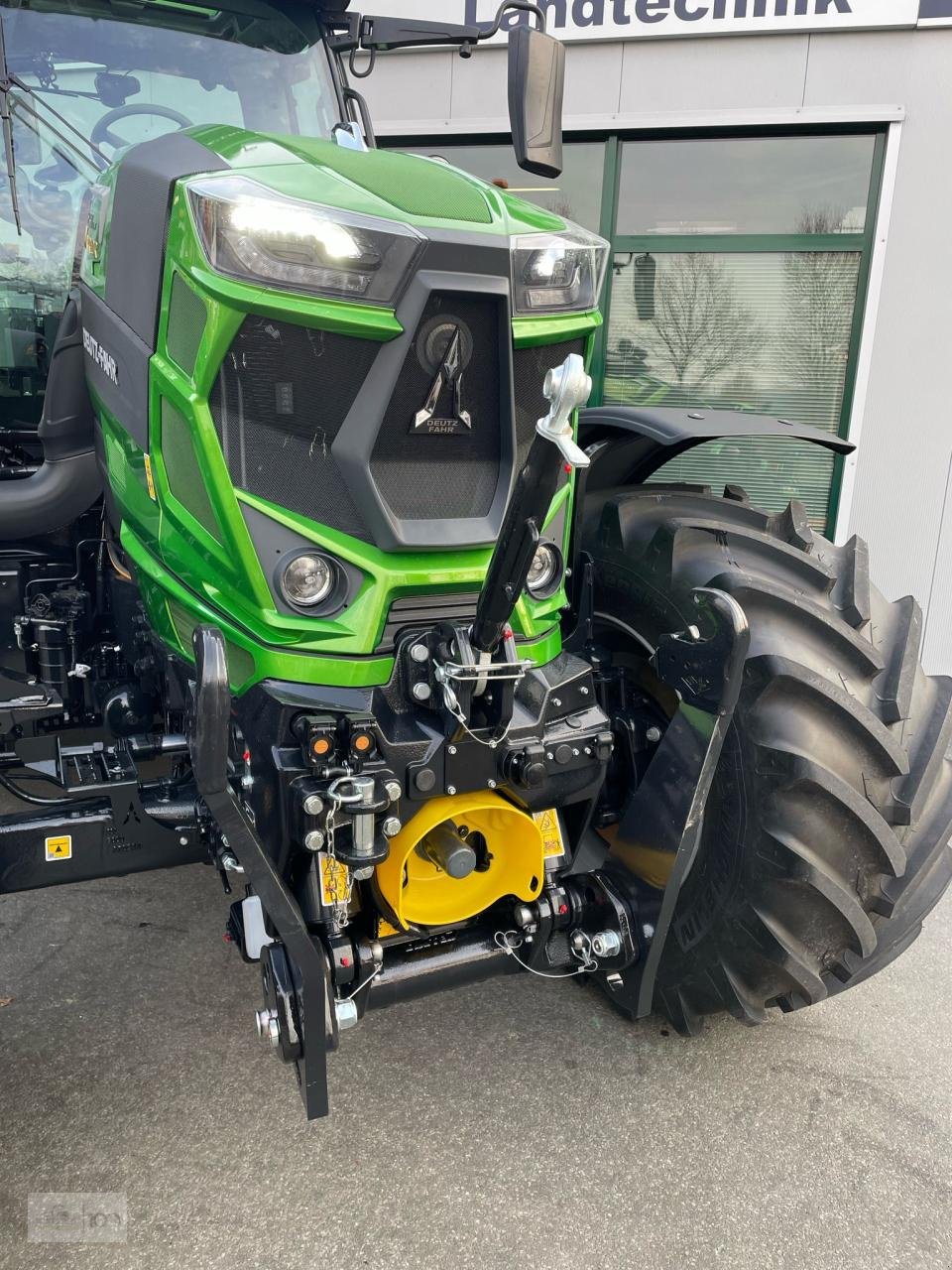 Traktor des Typs Deutz-Fahr 7250 TTV, Neumaschine in Eslohe–Bremke (Bild 3)