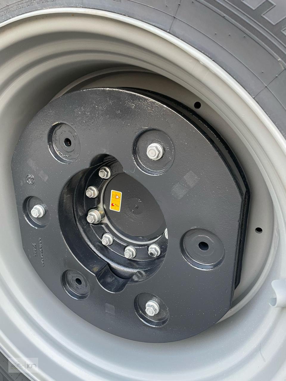 Traktor des Typs Deutz-Fahr 7250 TTV, Neumaschine in Eslohe–Bremke (Bild 6)