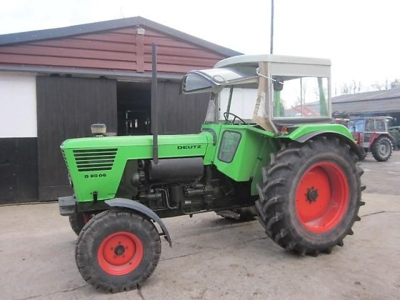 Traktor des Typs Deutz-Fahr 8006, Gebrauchtmaschine in Ziegenhagen (Bild 1)
