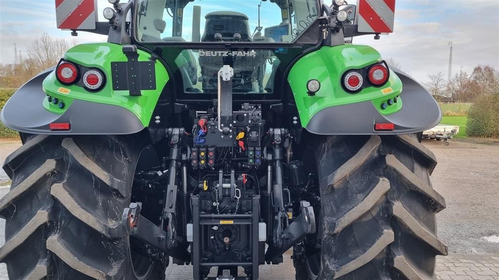 Traktor of the type Deutz-Fahr 8280 TTV Demo traktor, Gebrauchtmaschine in Vejle (Picture 4)