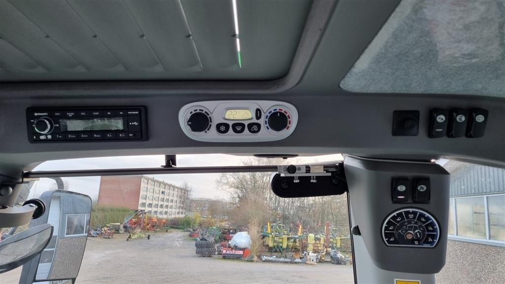 Traktor от тип Deutz-Fahr 8280 TTV Demo traktor, Gebrauchtmaschine в Vejle (Снимка 9)