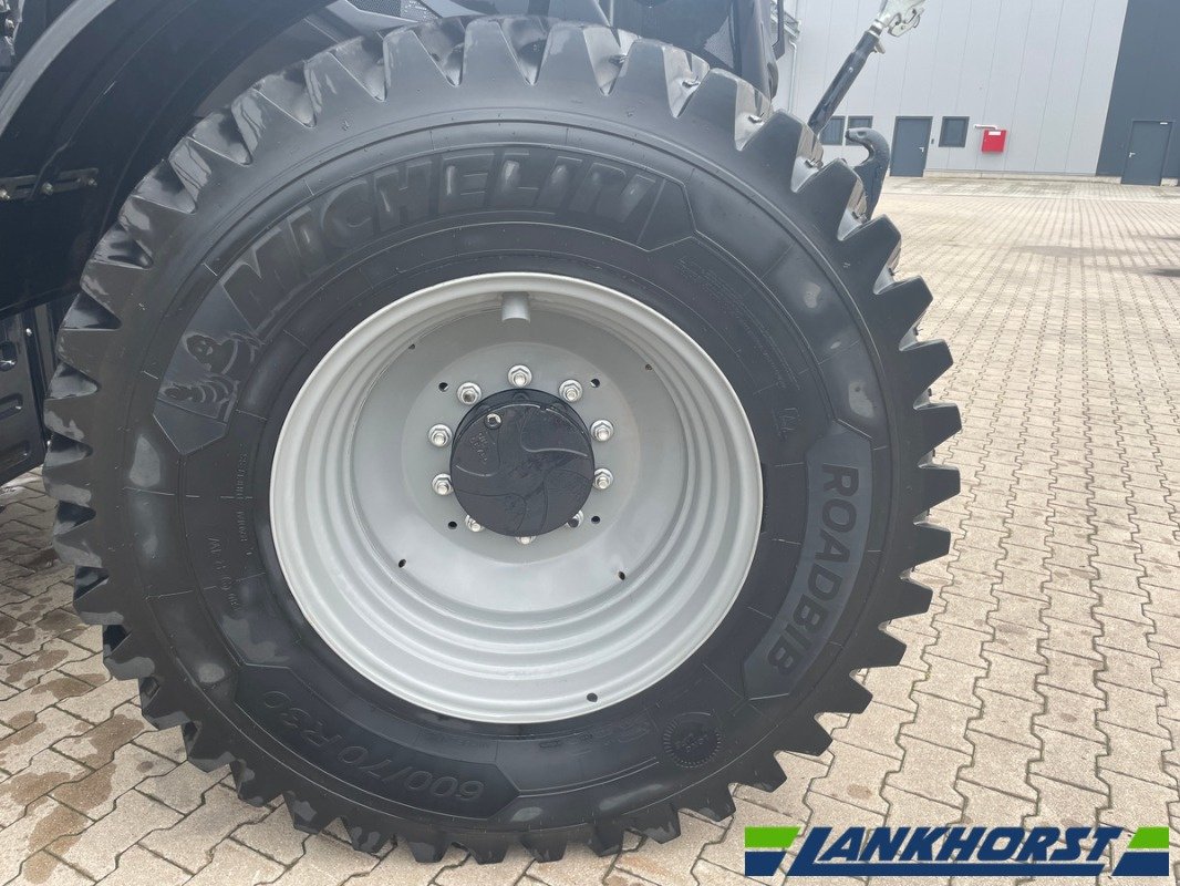 Traktor des Typs Deutz-Fahr 8280 TTV M-BLACK WAR, Neumaschine in Emsbüren (Bild 13)