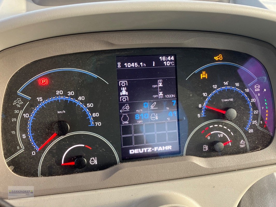 Traktor of the type Deutz-Fahr 9340 AGROTRON TTV, Gebrauchtmaschine in Aurich (Picture 27)