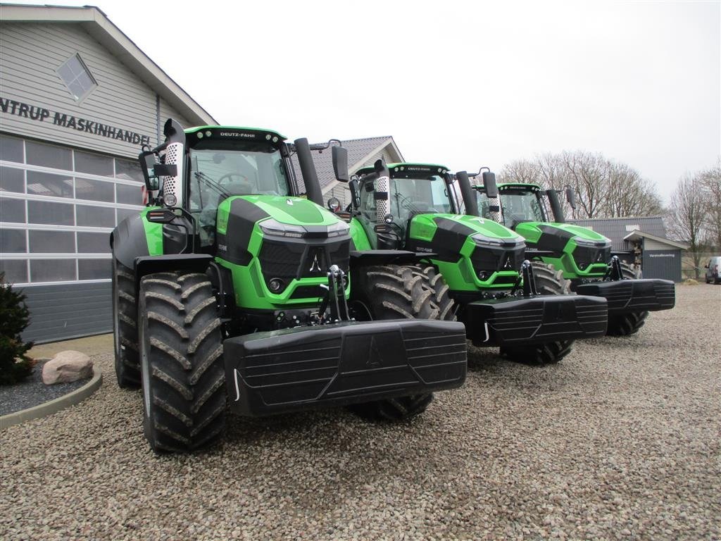 Traktor typu Deutz-Fahr 9340 TTV  New and Unused tractor, Gebrauchtmaschine v Lintrup (Obrázek 24)