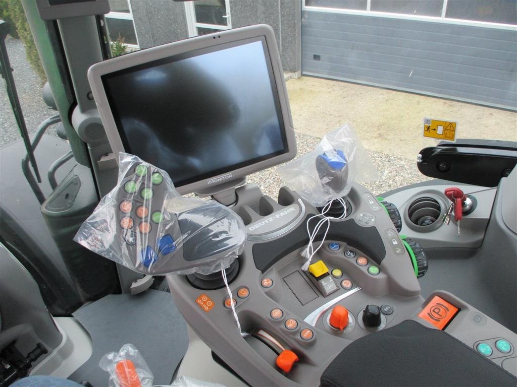 Traktor typu Deutz-Fahr 9340 TTV  New and Unused tractor, Gebrauchtmaschine v Lintrup (Obrázek 15)