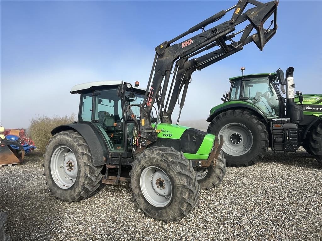 Traktor типа Deutz-Fahr Agrofarm 100 Med læsser - 3000 timer, Gebrauchtmaschine в Løgstør (Фотография 1)