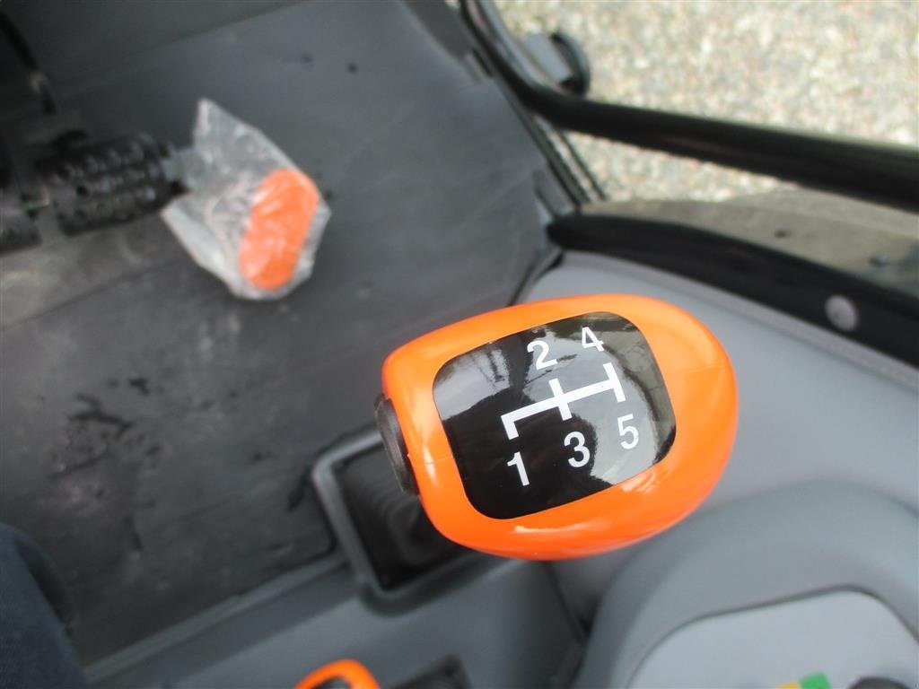 Traktor typu Deutz-Fahr Agrofarm 115G New and Unused tractor with 30F+30R Hi-Lo and CreepGear, Gebrauchtmaschine v Lintrup (Obrázek 11)