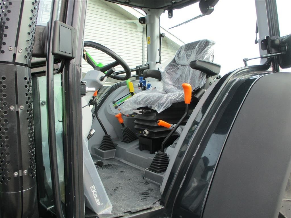 Traktor typu Deutz-Fahr Agrofarm 115G New and Unused tractor with 30F+30R Hi-Lo and CreepGear, Gebrauchtmaschine v Lintrup (Obrázek 5)