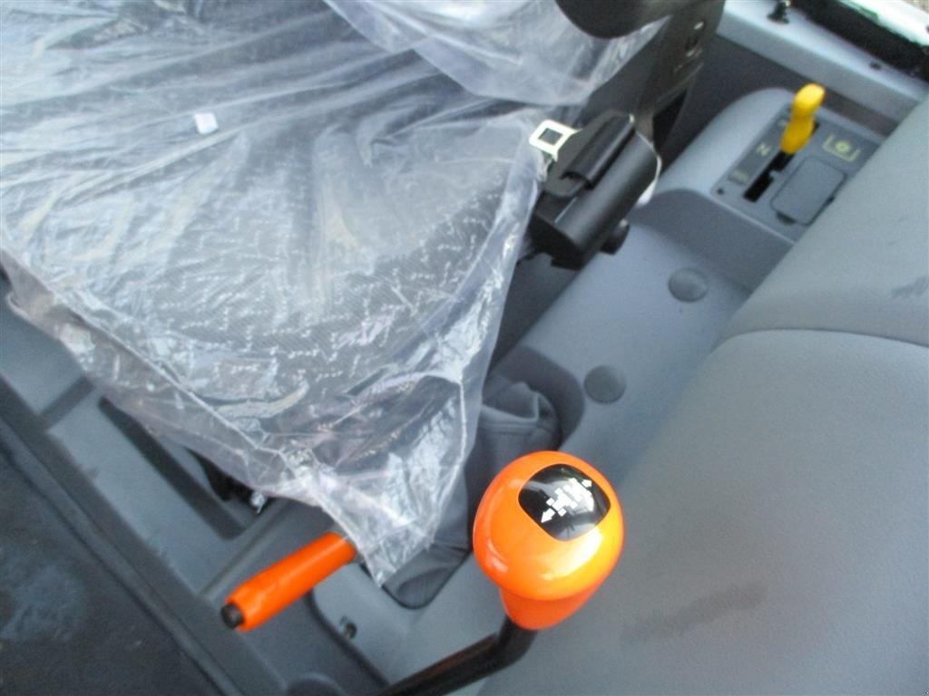 Traktor tip Deutz-Fahr Agrofarm 115G with 30F+30R Hi-Lo and CreepGea, Gebrauchtmaschine in Lintrup (Poză 8)