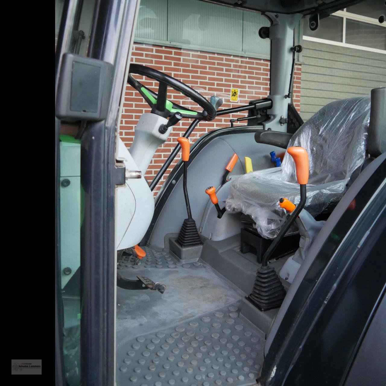 Traktor типа Deutz-Fahr Agrofarm 410, Gebrauchtmaschine в Borken (Фотография 10)