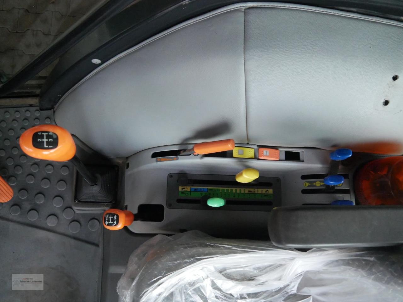 Traktor типа Deutz-Fahr Agrofarm 410, Gebrauchtmaschine в Borken (Фотография 12)