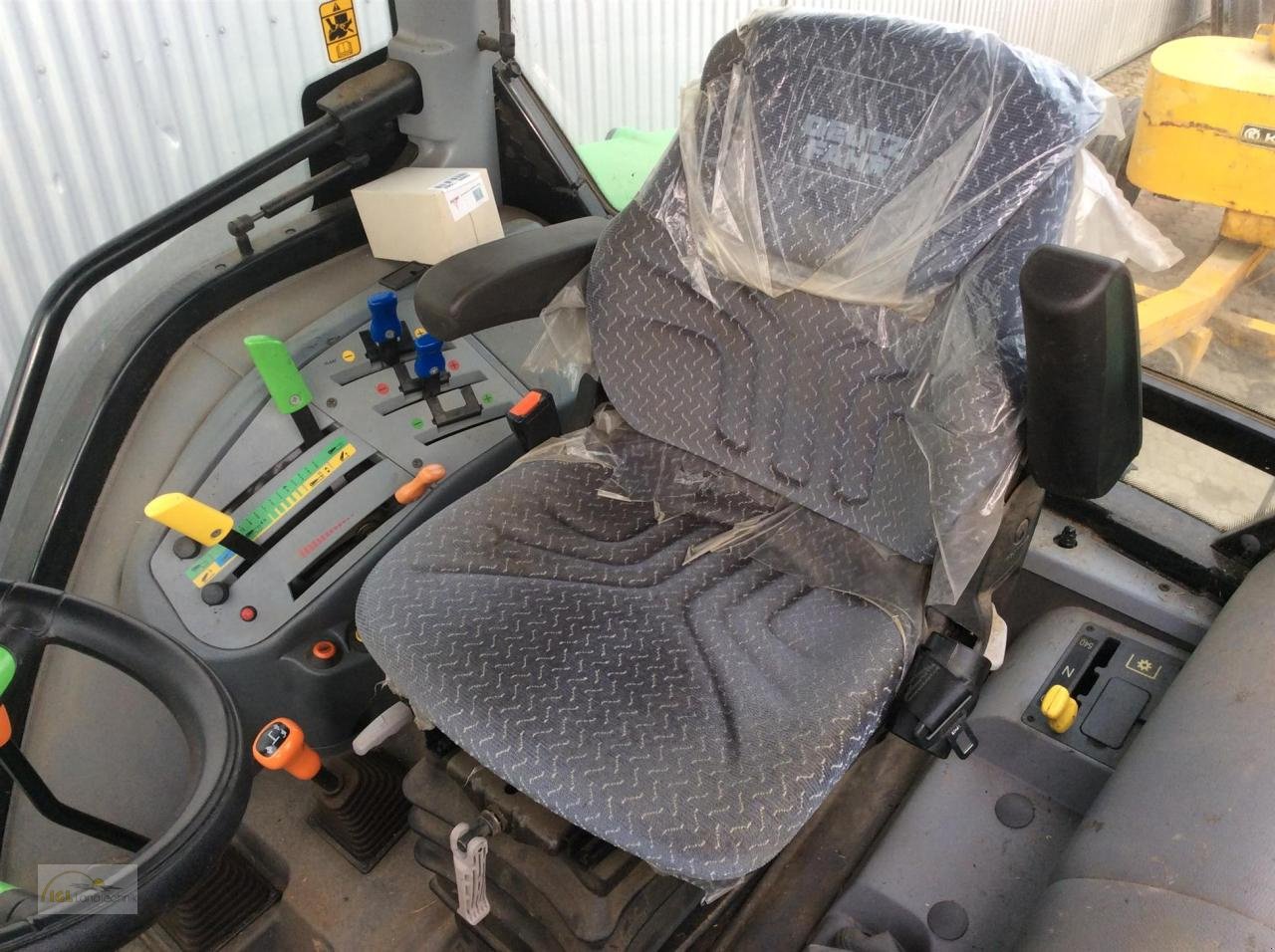 Traktor des Typs Deutz-Fahr Agrofarm 410, Gebrauchtmaschine in Pfreimd (Bild 10)