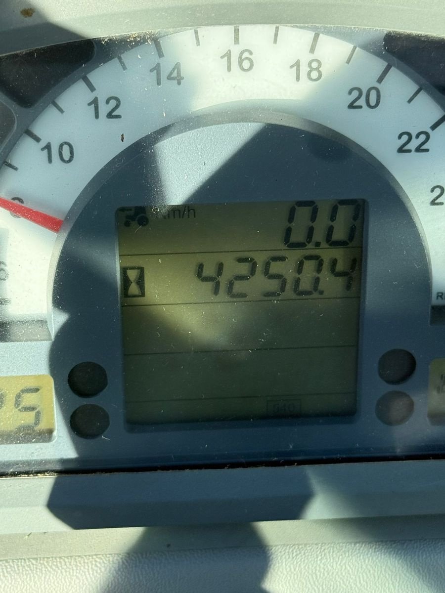 Traktor des Typs Deutz-Fahr Agrofarm 420 TTV, Gebrauchtmaschine in Hopfgarten (Bild 8)