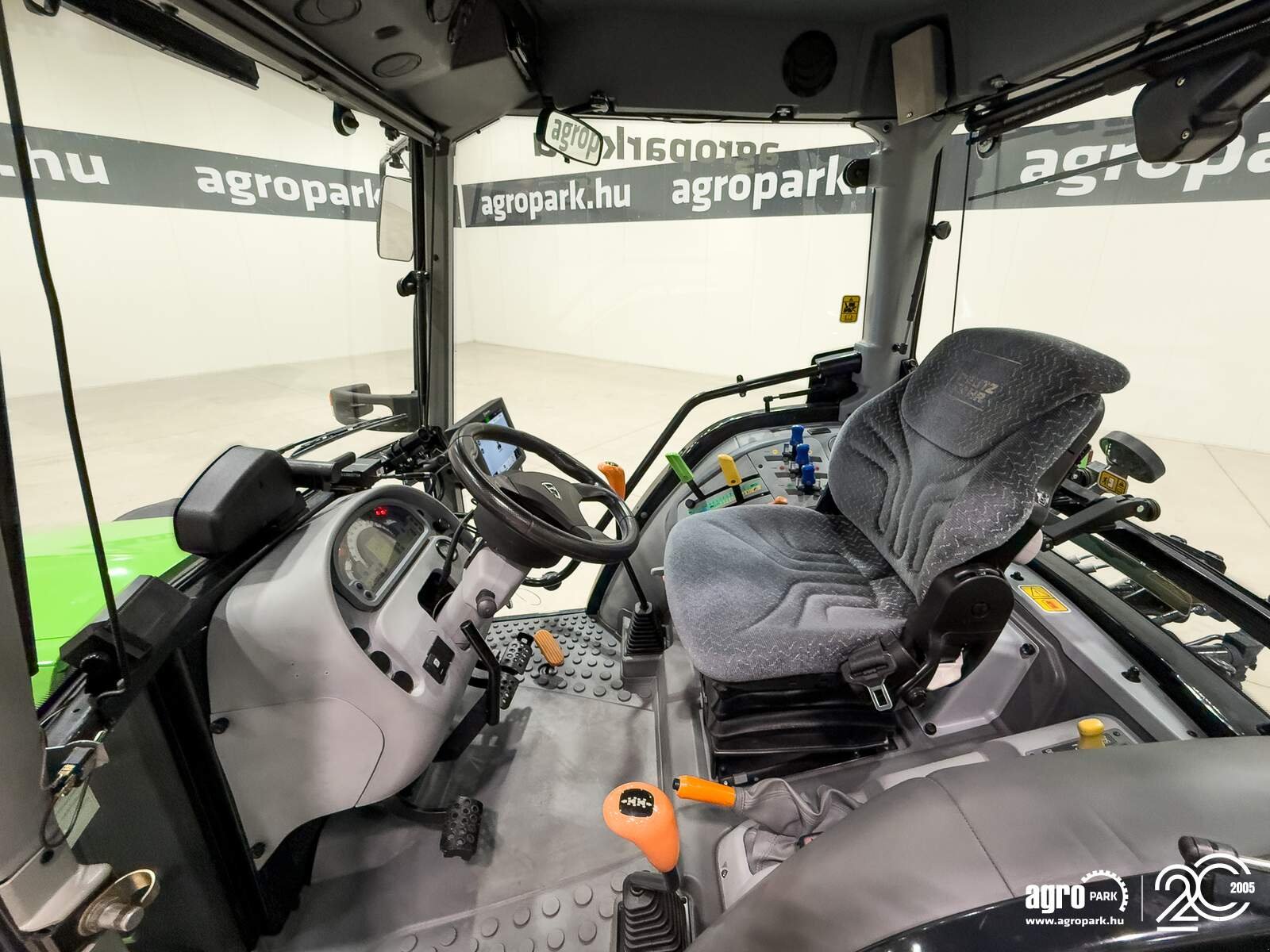 Traktor des Typs Deutz-Fahr Agrofarm 430G 40 km/h with creeper, air brakes, air seat, RTK steering, Gebrauchtmaschine in Csengele (Bild 8)