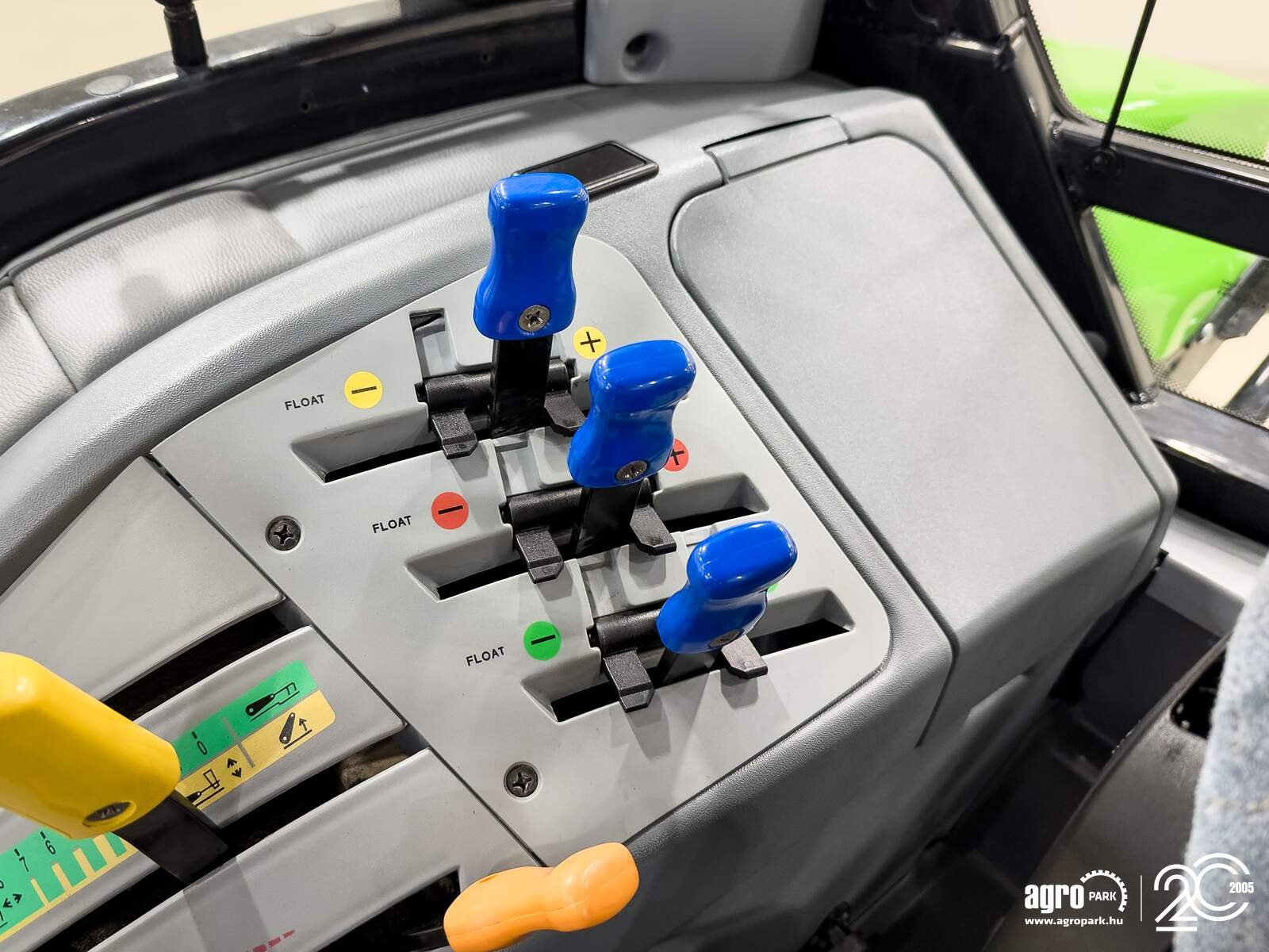 Traktor des Typs Deutz-Fahr Agrofarm 430G 40 km/h with creeper, air brakes, air seat, RTK steering, Gebrauchtmaschine in Csengele (Bild 20)