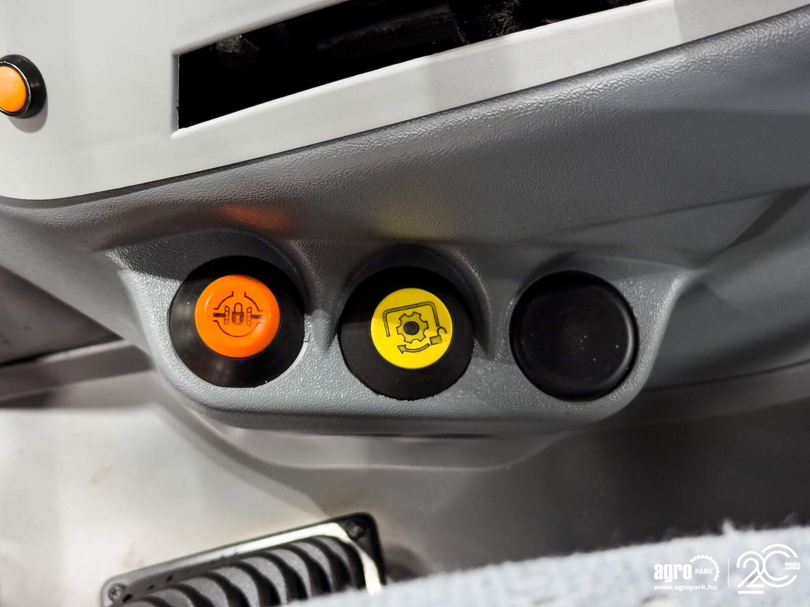 Traktor des Typs Deutz-Fahr Agrofarm 430G 40 km/h with creeper, air brakes, air seat, RTK steering, Gebrauchtmaschine in Csengele (Bild 21)