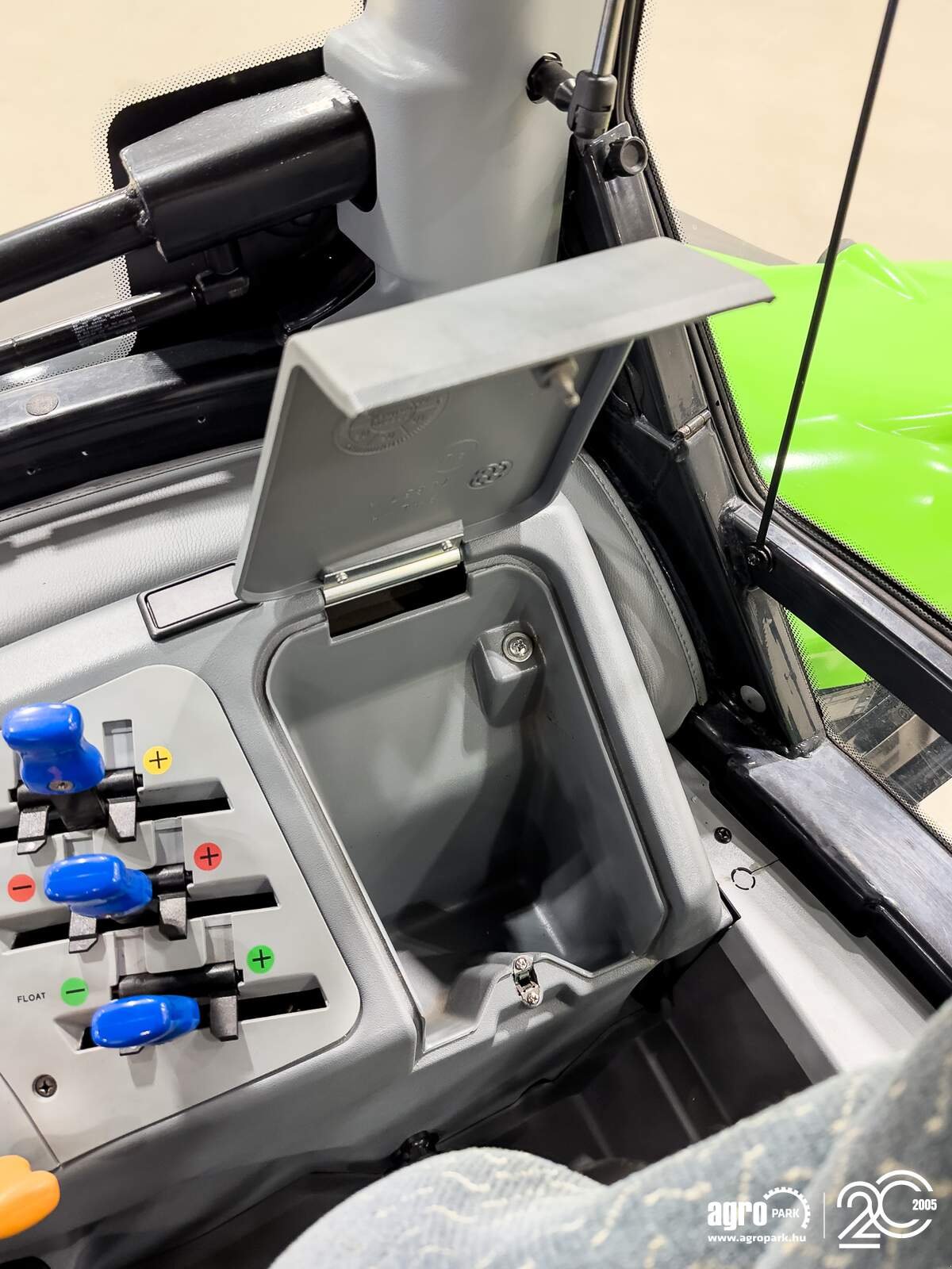 Traktor des Typs Deutz-Fahr Agrofarm 430G 40 km/h with creeper, air brakes, air seat, RTK steering, Gebrauchtmaschine in Csengele (Bild 22)