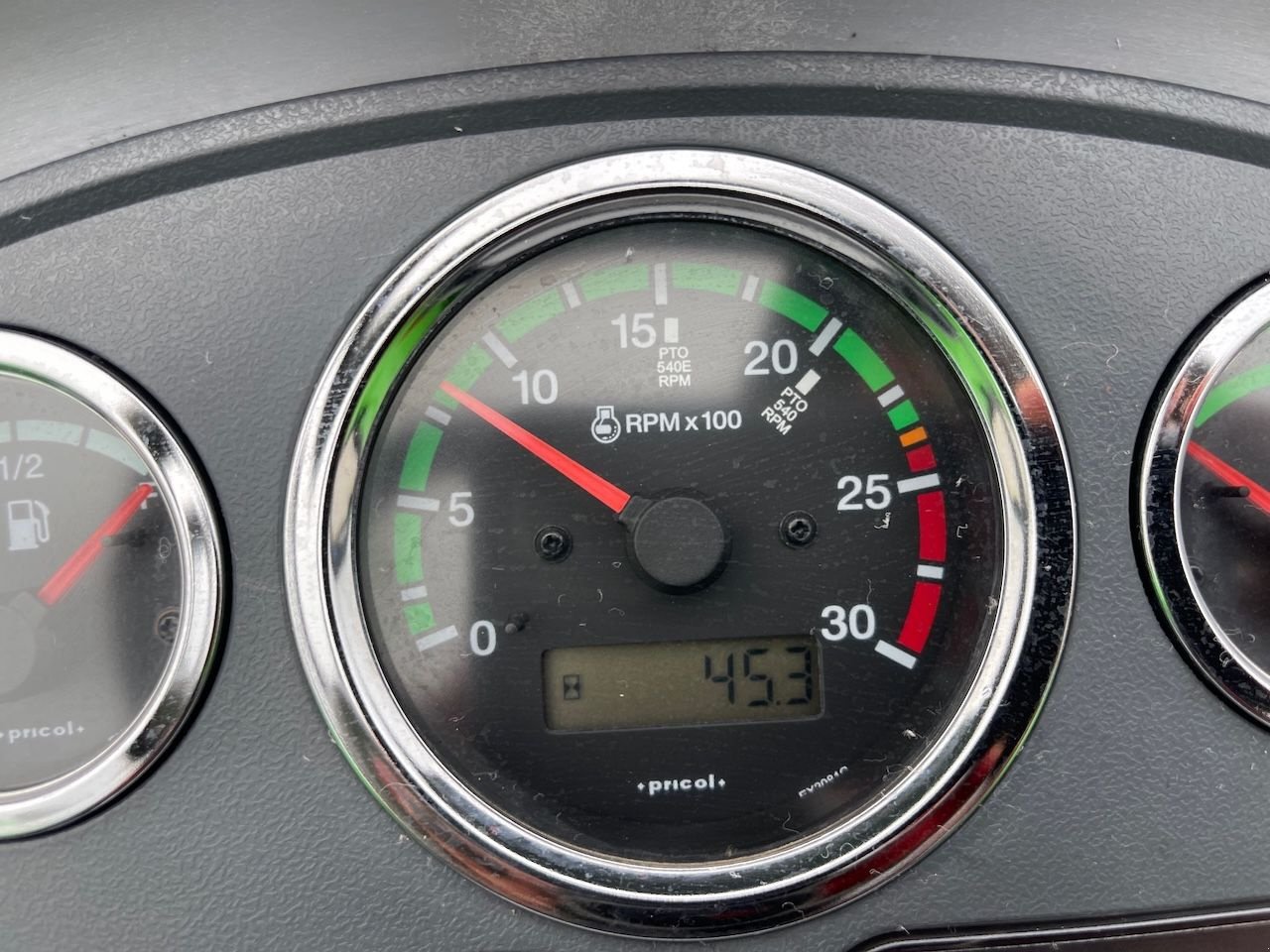 Traktor des Typs Deutz-Fahr Agrofarm 5090, Neumaschine in Holten (Bild 7)