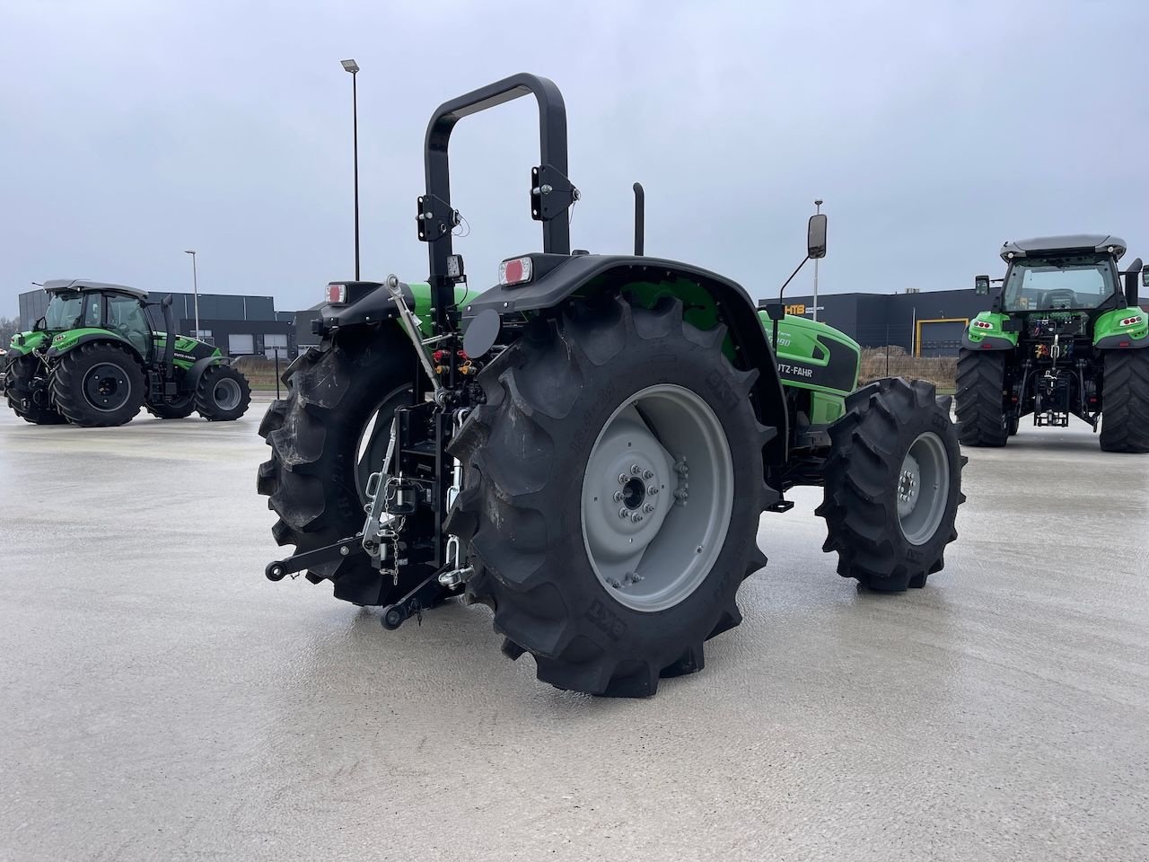 Traktor des Typs Deutz-Fahr Agrofarm 5090, Neumaschine in Holten (Bild 4)