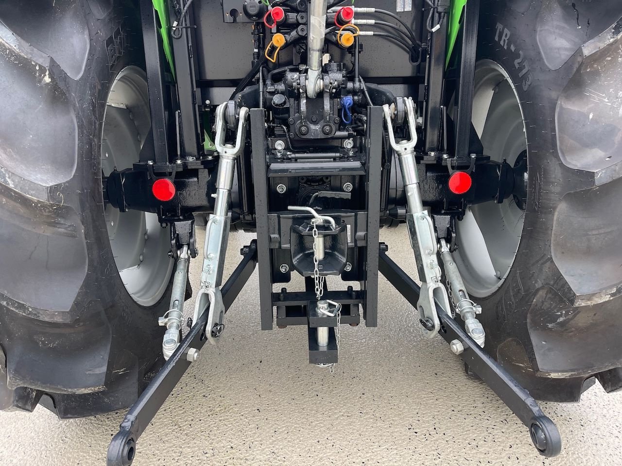 Traktor des Typs Deutz-Fahr Agrofarm 5090, Neumaschine in Holten (Bild 8)