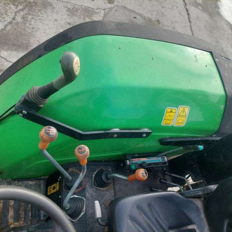 Traktor tip Deutz-Fahr Agrolux 320, Gebrauchtmaschine in AUMONT AUBRAC (Poză 7)