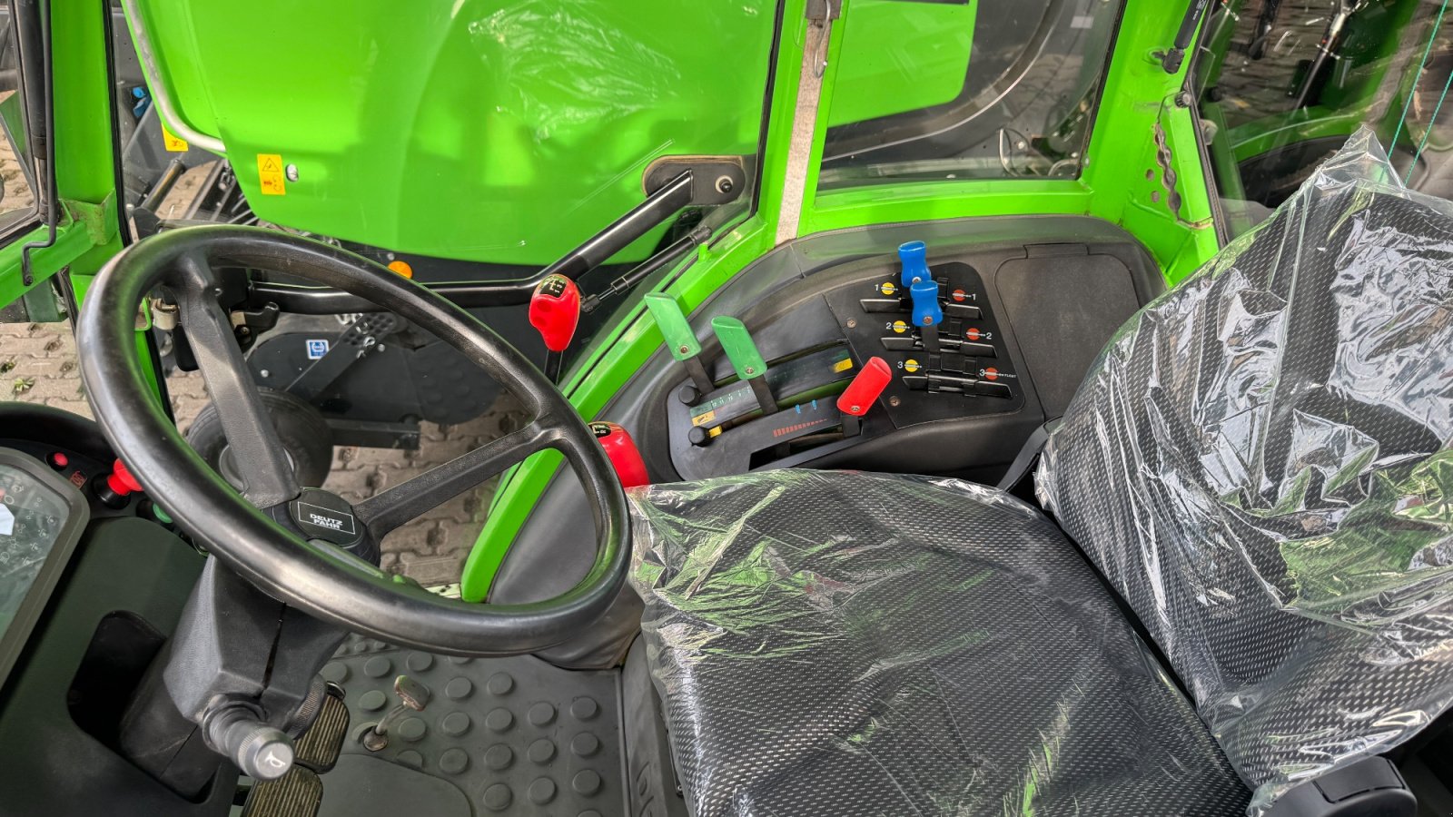 Traktor от тип Deutz-Fahr Agroplus 60 A, Gebrauchtmaschine в Bühl (Снимка 7)