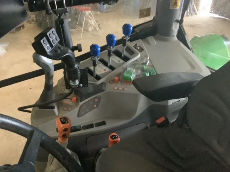 Traktor Türe ait Deutz-Fahr AGROT.6125C, Gebrauchtmaschine içinde les hayons (resim 6)