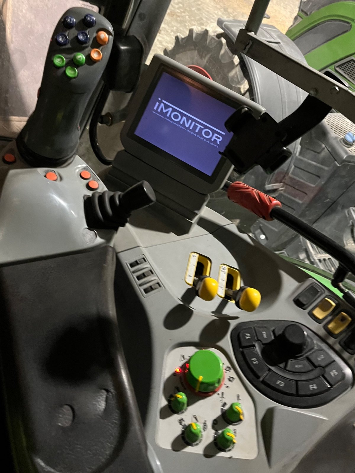 Traktor vrste Deutz-Fahr Agroton 630 TTV, Gebrauchtmaschine v Mauren (Slika 3)