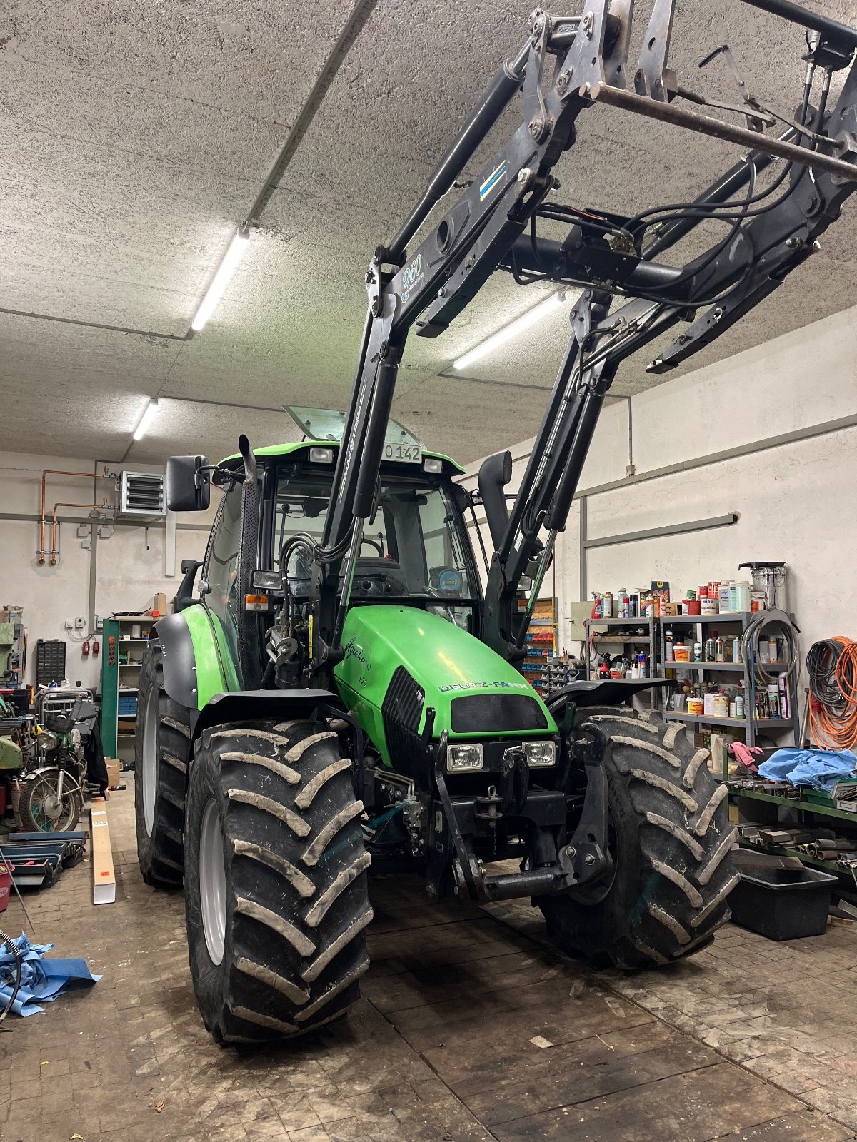 Traktor типа Deutz-Fahr Agrotron 100, Gebrauchtmaschine в Erding (Фотография 1)