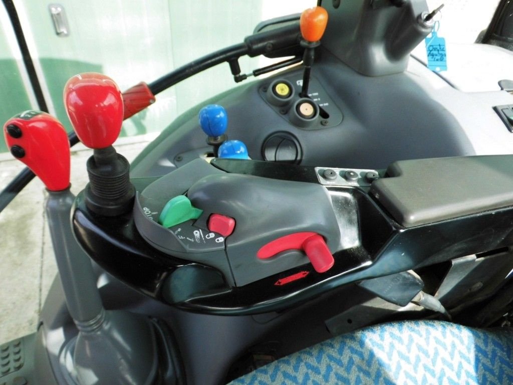 Traktor of the type Deutz-Fahr Agrotron 108 Profiline, Gebrauchtmaschine in Streefkerk (Picture 6)